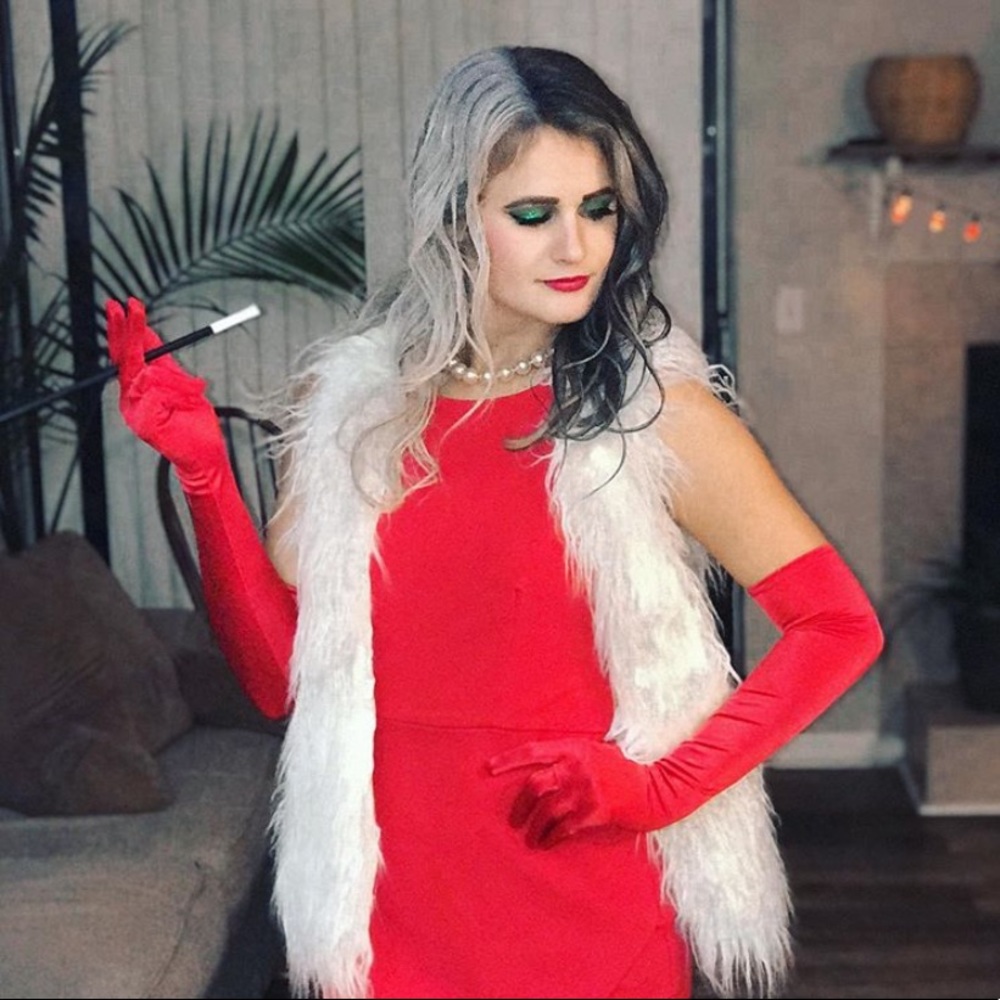 Cruella Deville costume for Halloween small